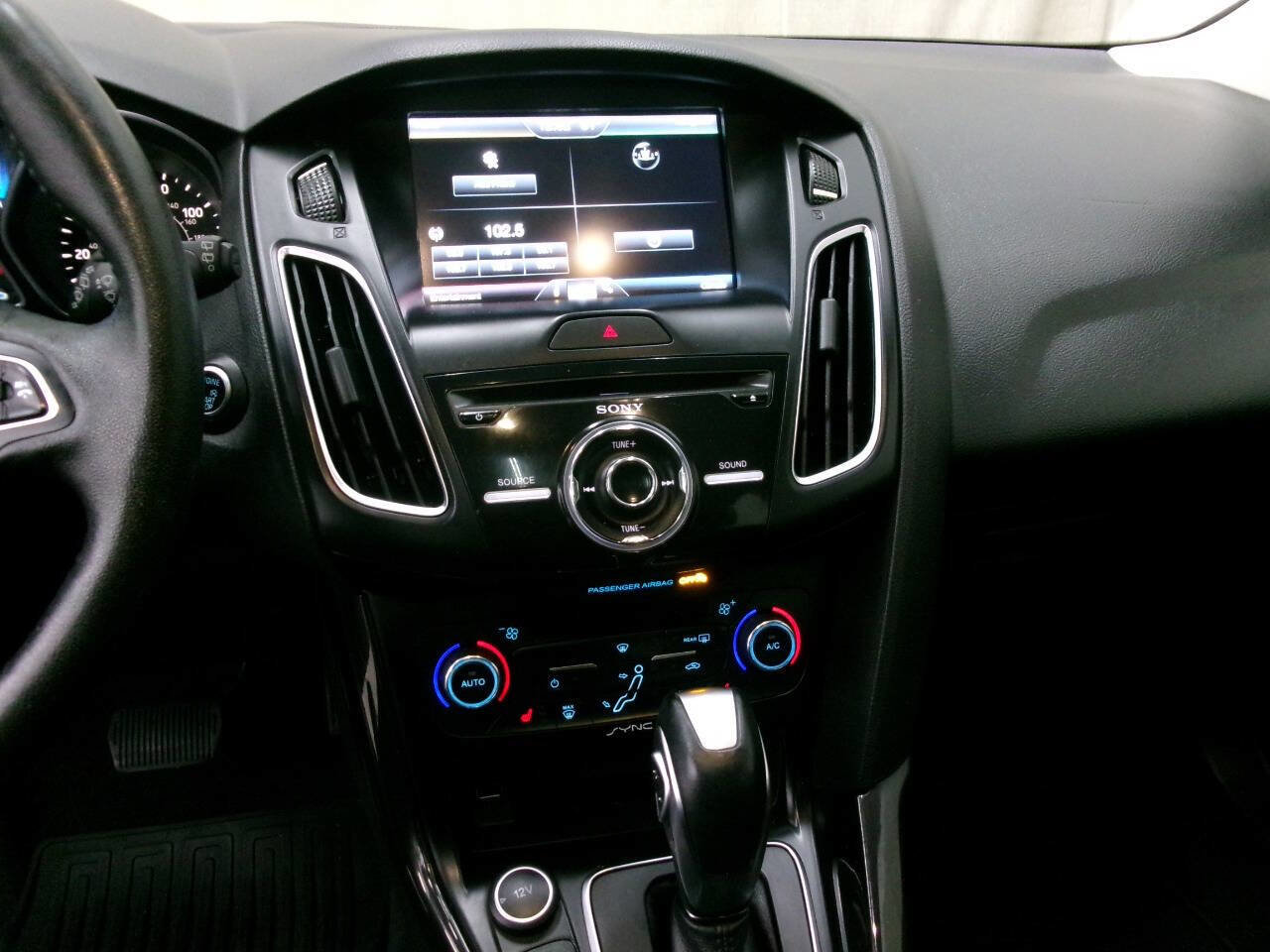 Used 2015 Ford Focus Titanium image 31