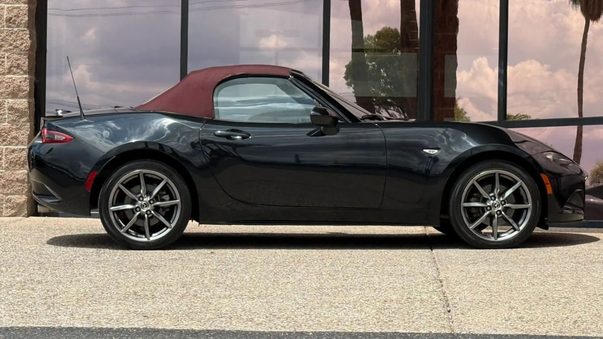 Used 2018 MAZDA MX-5 Miata Grand Touring RWD image 19