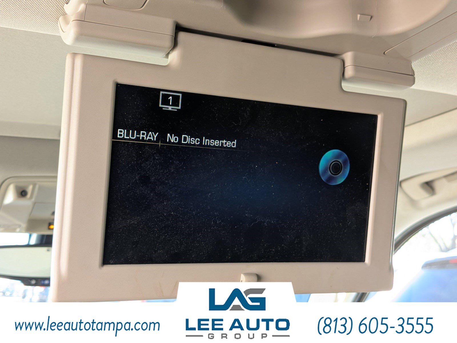 Used 2015 Cadillac Escalade Premium image 17