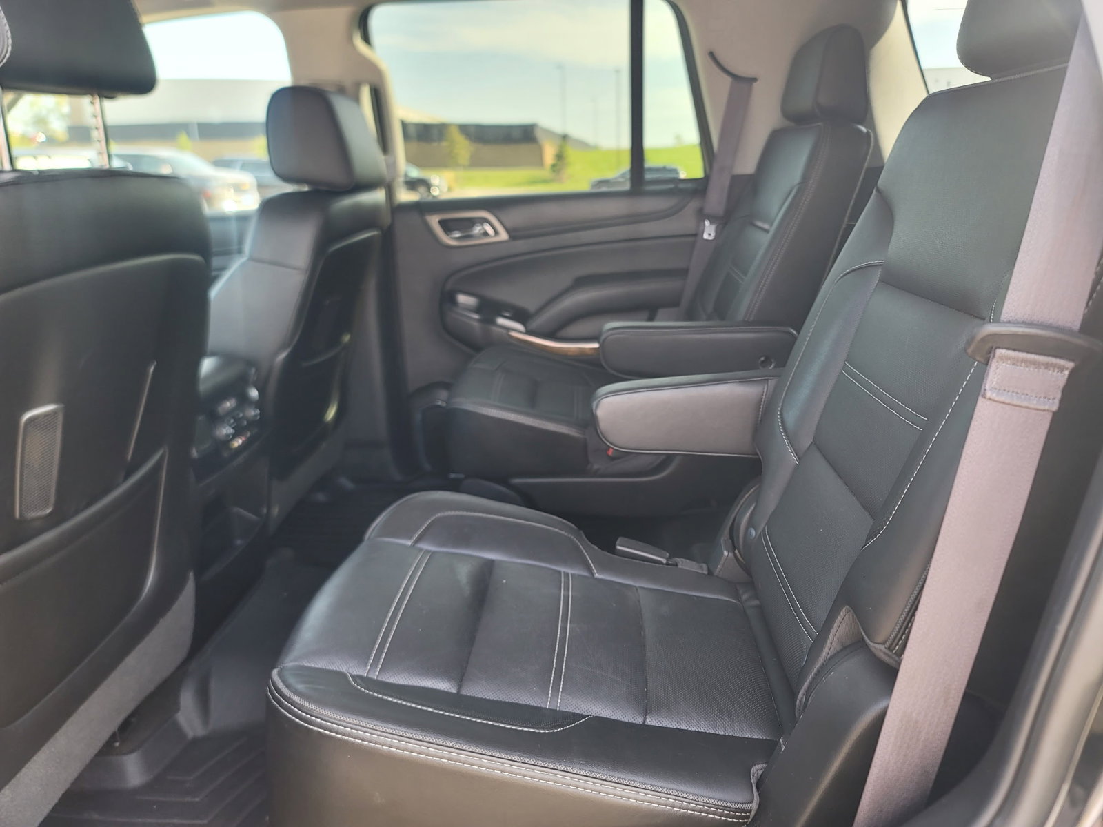 Used 2016 GMC Yukon Denali w/ Open Road Package AWD/4WD image 6