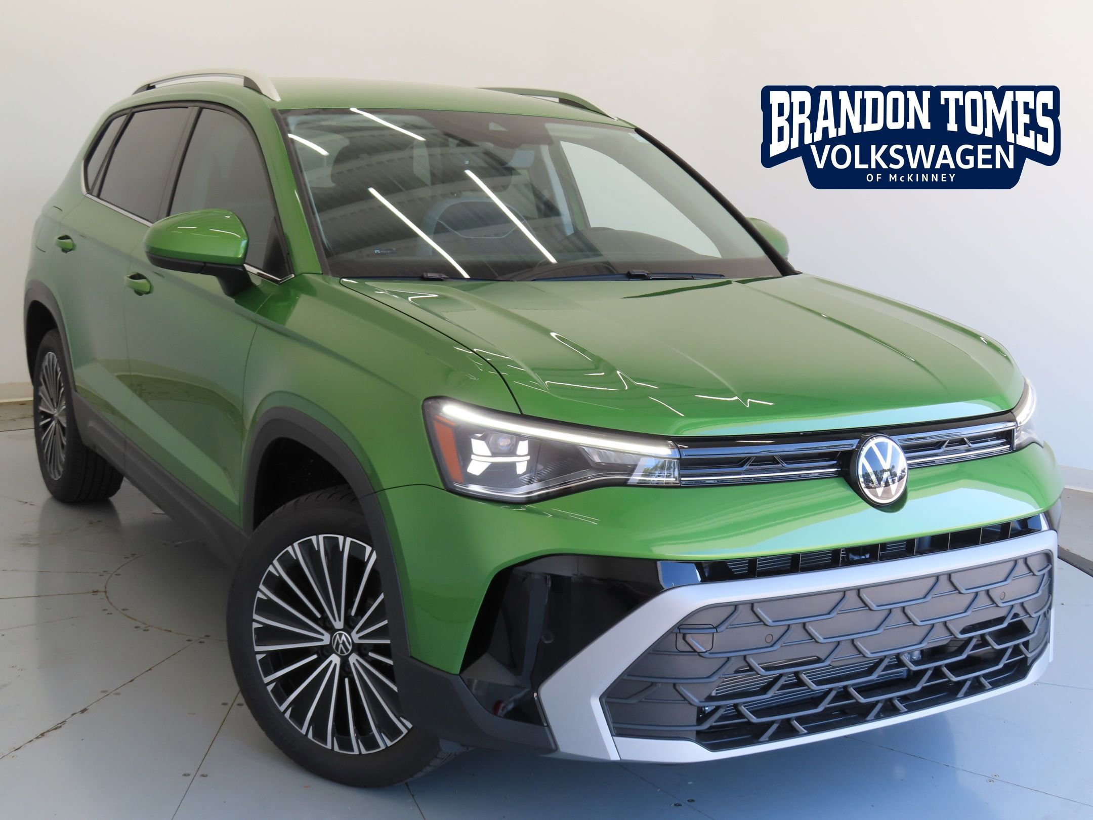 New 2025 Volkswagen Taos SE