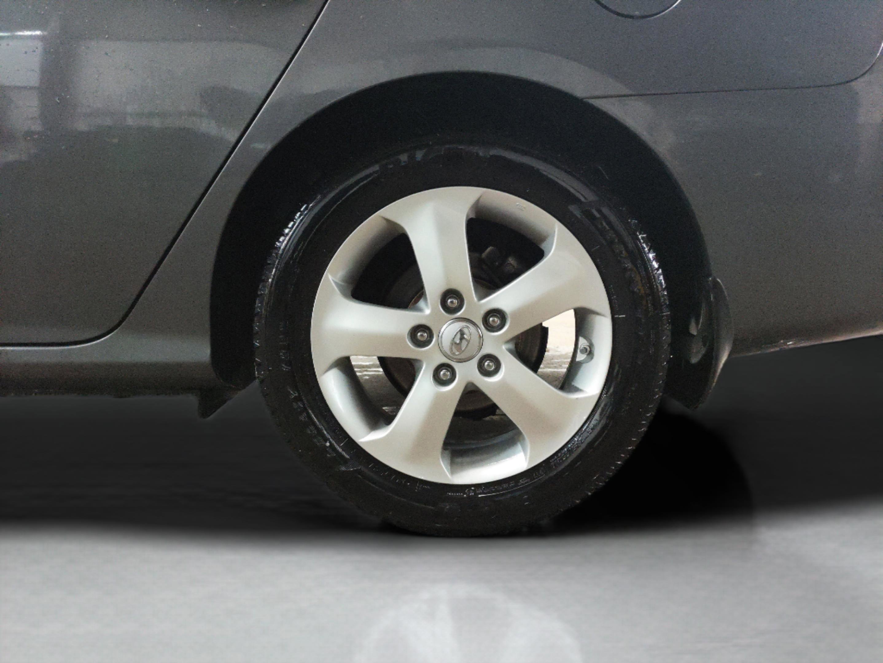 Used 2009 Hyundai Elantra SE image 17