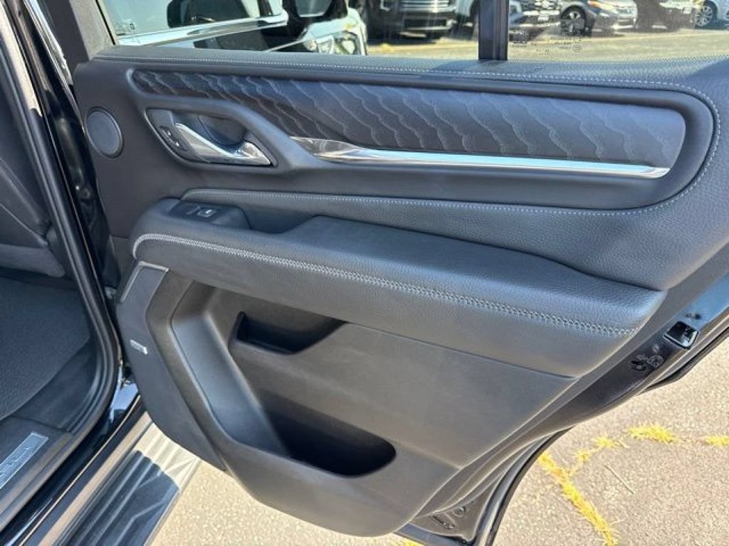 Used 2024 GMC Yukon Denali AWD/4WD image 24