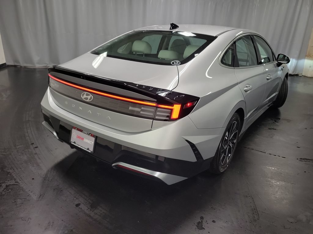 Used 2025 Hyundai Sonata SEL FWD image 8