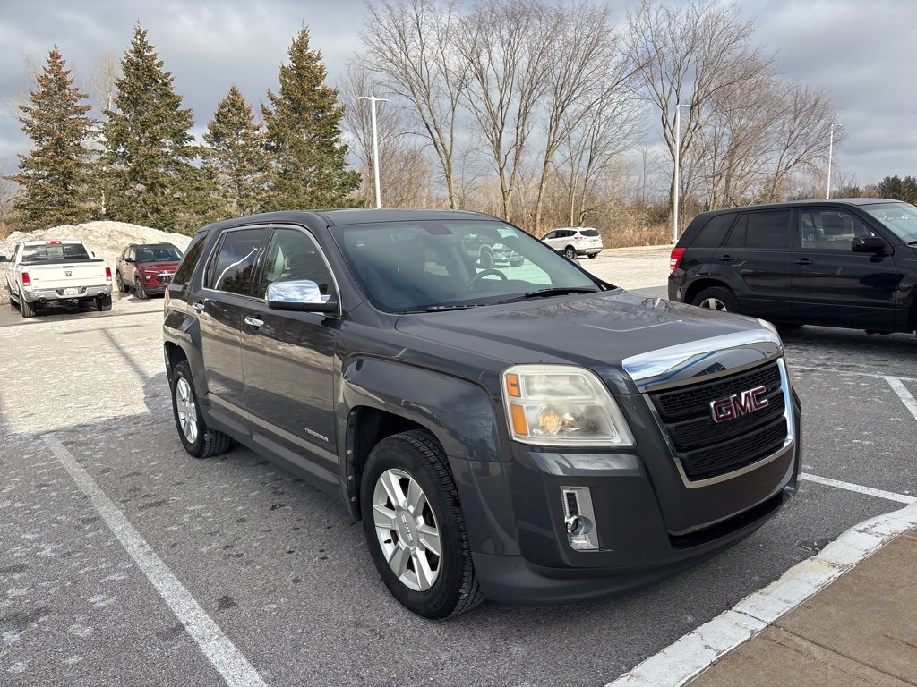 Used 2010 GMC Terrain SLE image 3