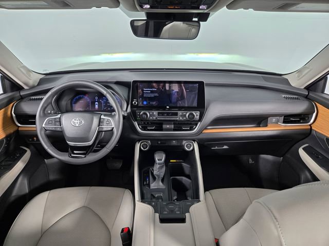 Used 2026 Toyota Grand Highlander AWD image 27