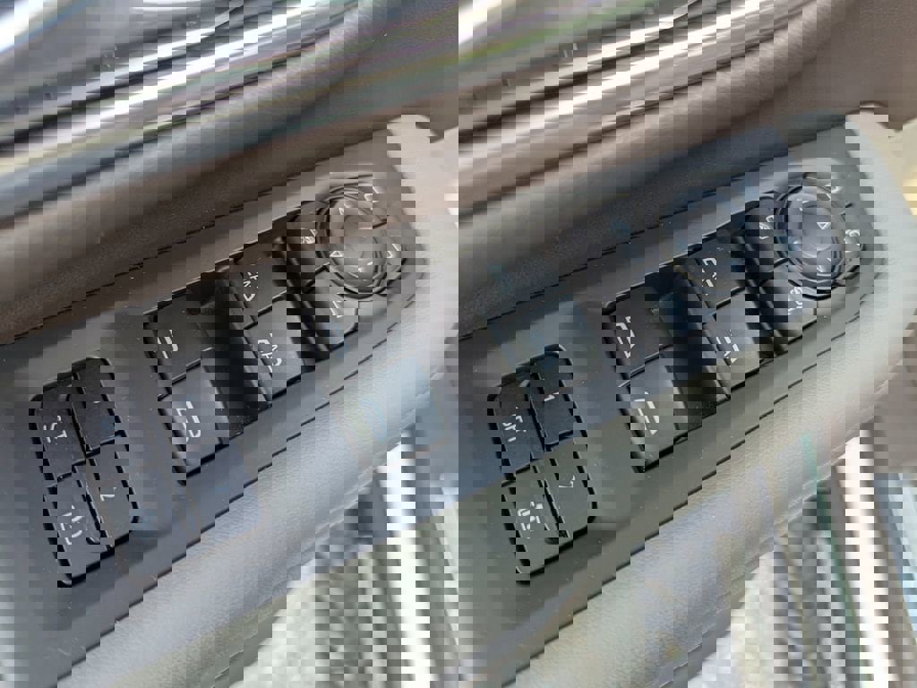 Certified 2021 Chevrolet Suburban Z71 w/ Luxury Package image 17