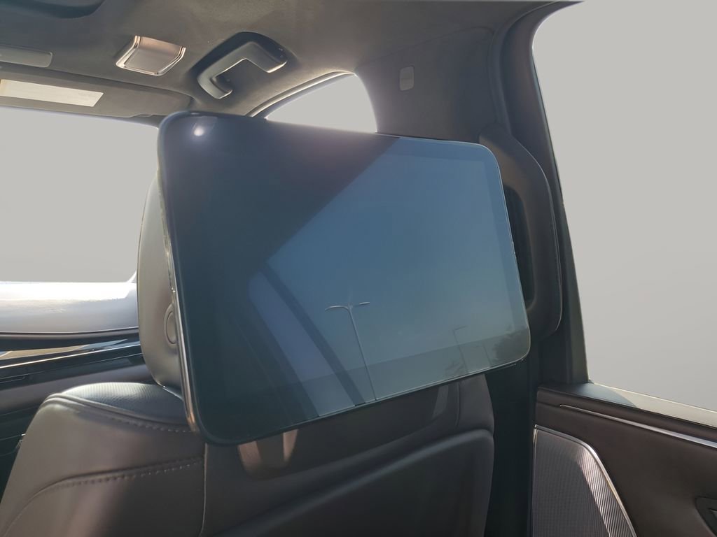 Certified 2023 Cadillac Escalade ESV Premium Luxury Platinum w/ LPO, Radiant Package image 21