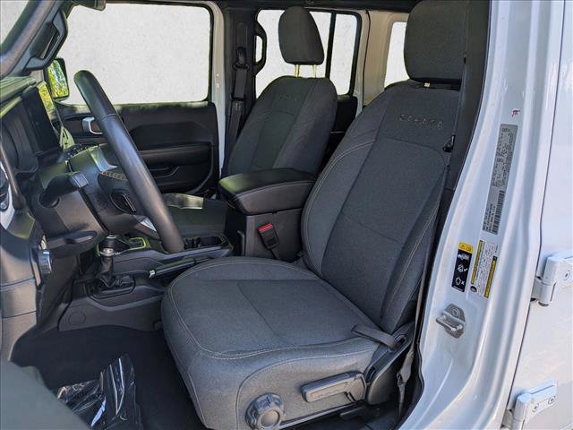 Used 2024 Jeep Wrangler Unlimited Sahara AWD/4WD image 15