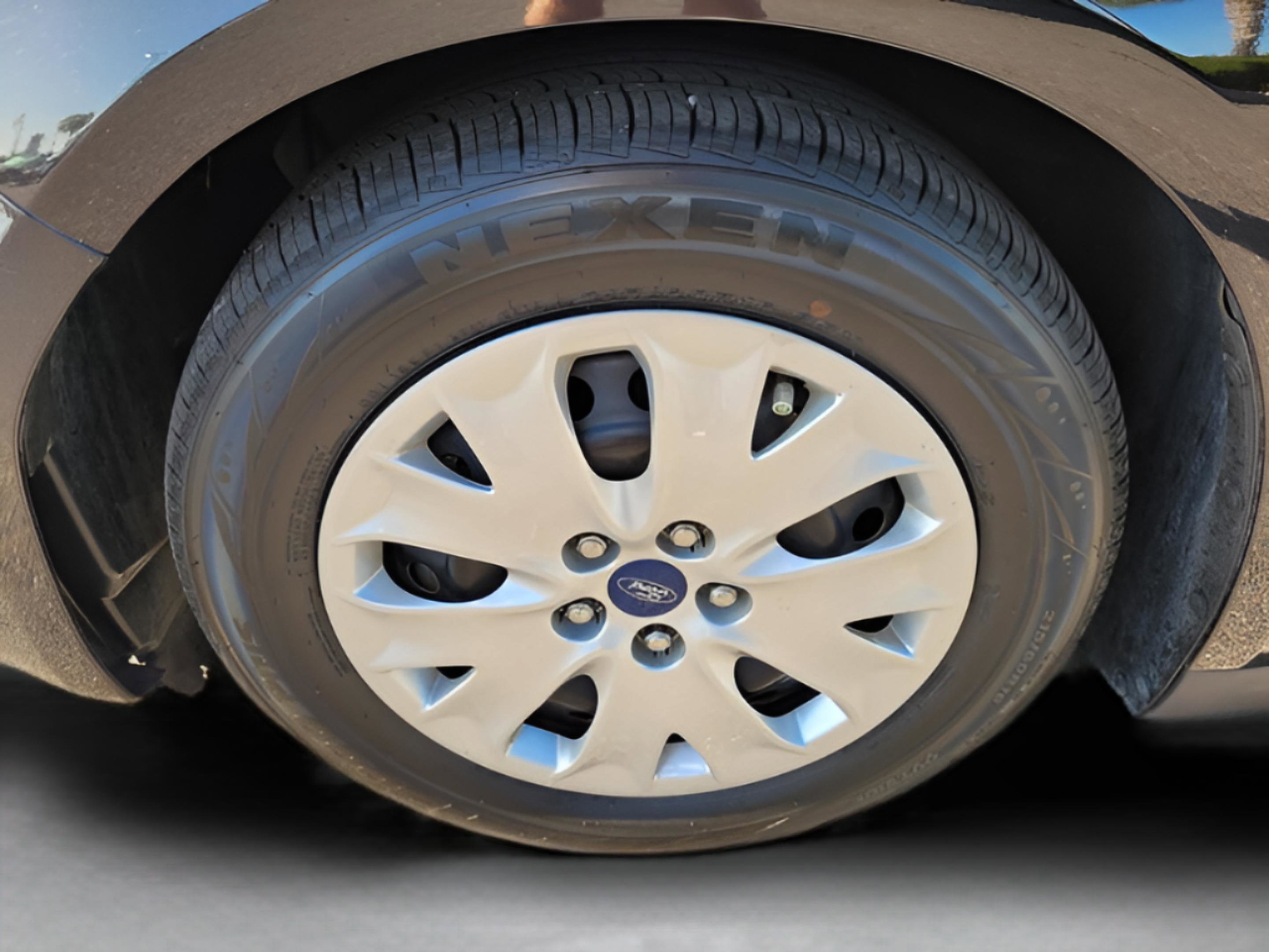 Used 2020 Ford Fusion S image 17