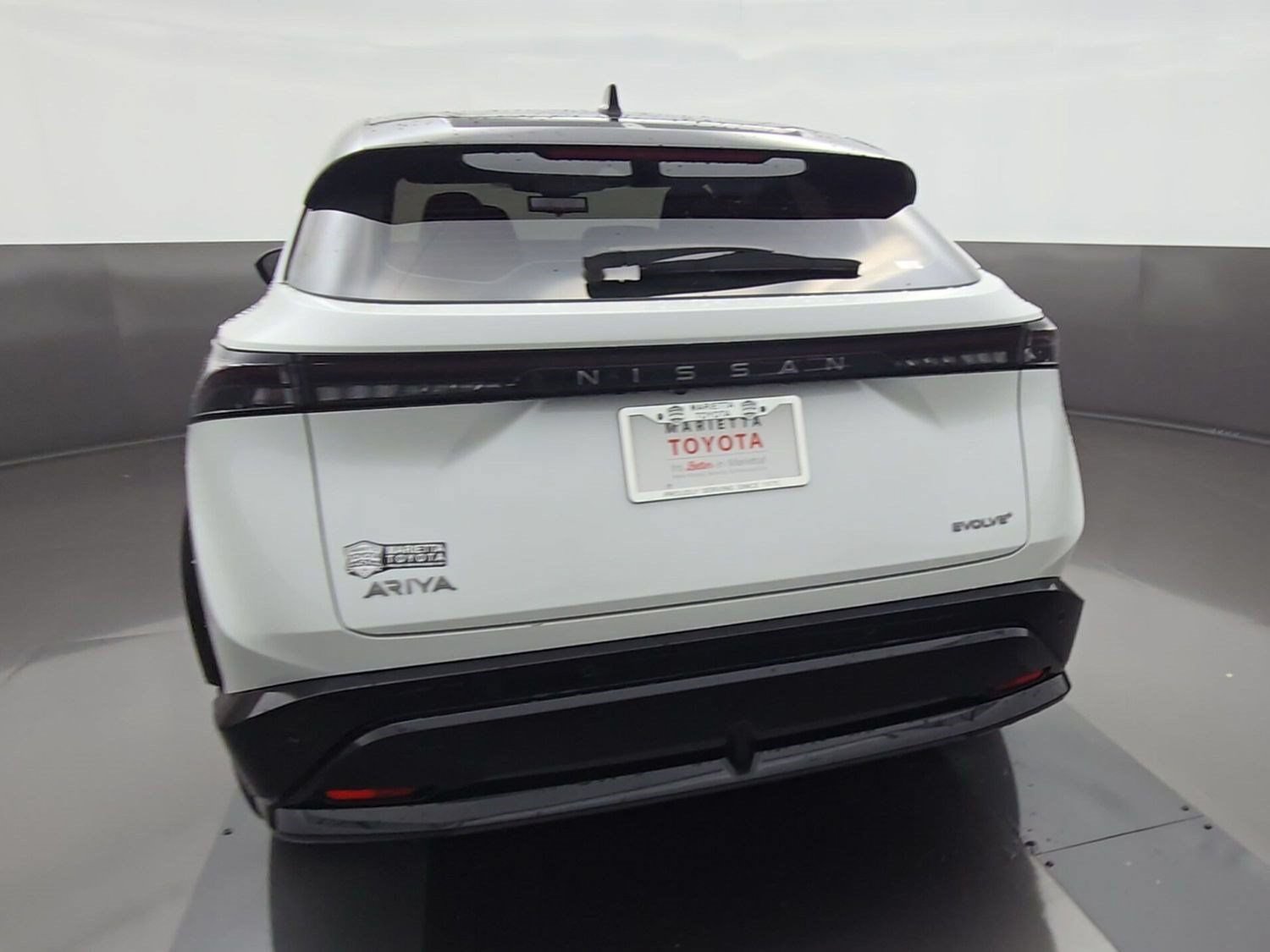 Used 2024 Nissan Ariya FWD image 5