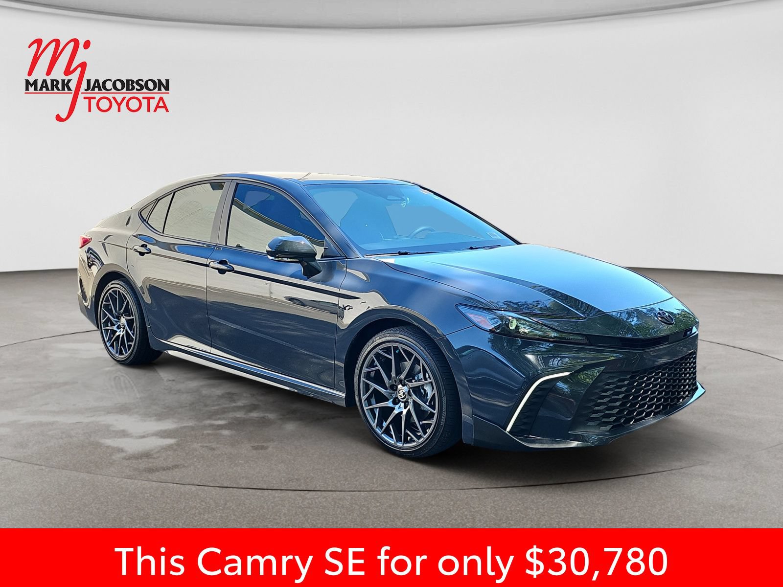 Used 2025 Toyota Camry SE w/ Convenience Package FWD image 5