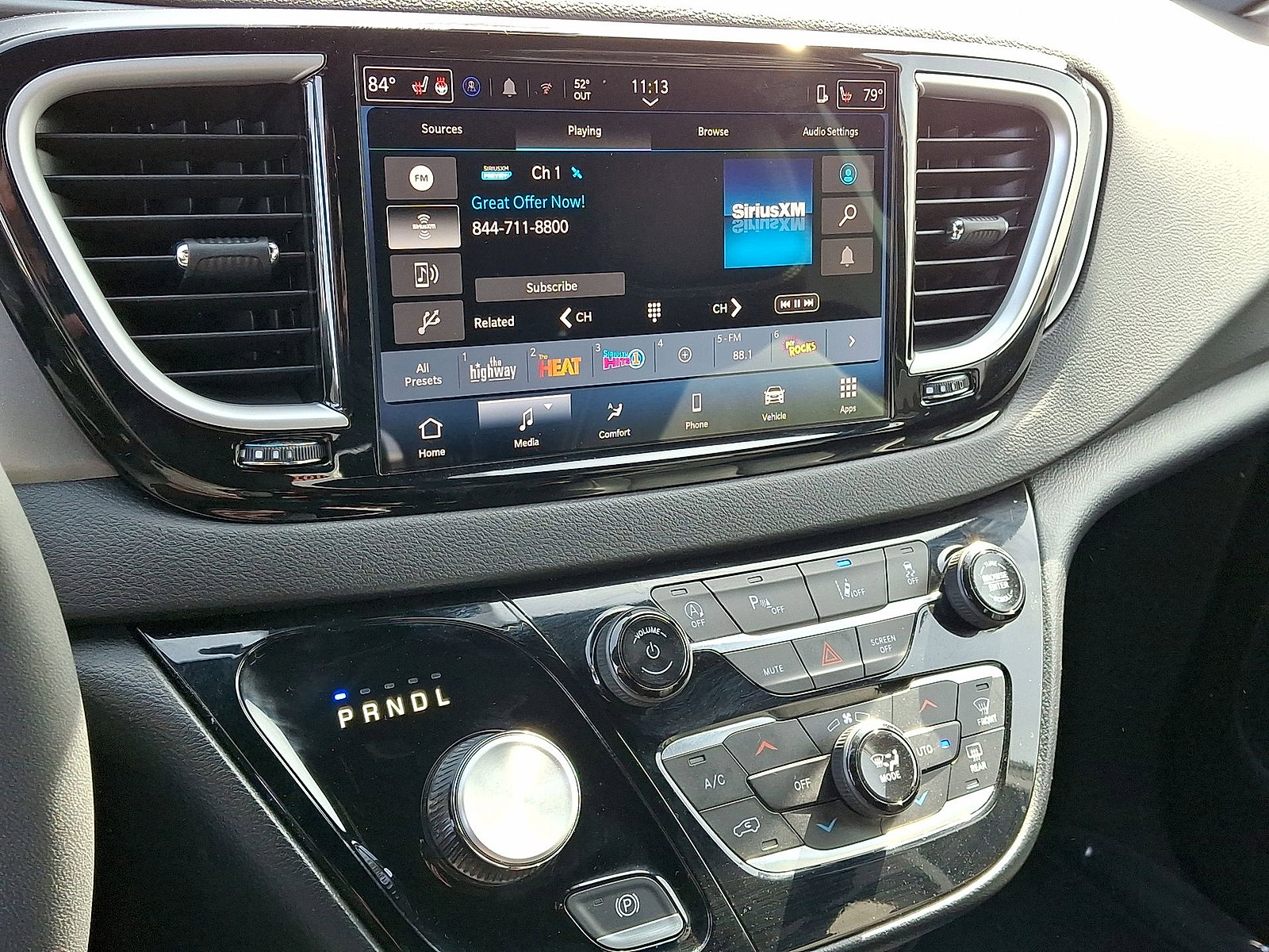 Used 2025 Chrysler Pacifica Select FWD image 14