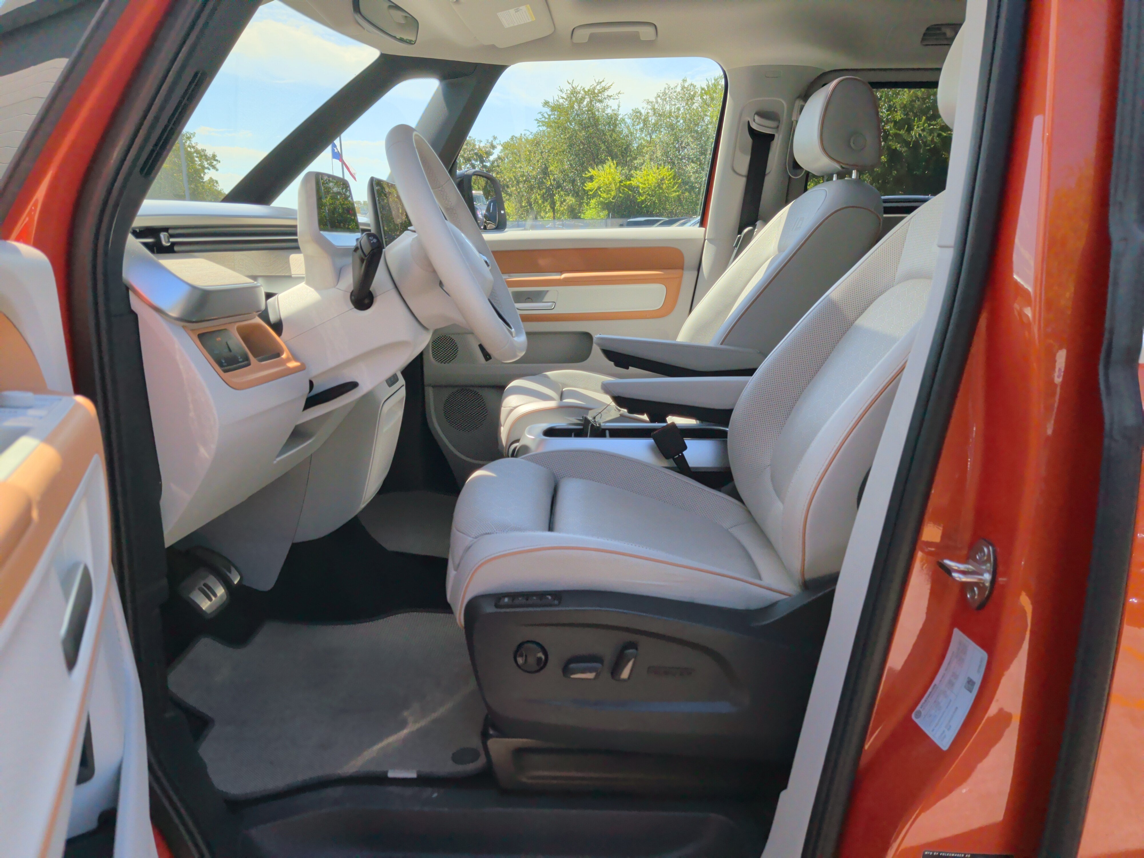 Used 2025 Volkswagen ID. Buzz 1st Edition AWD/4WD image 16