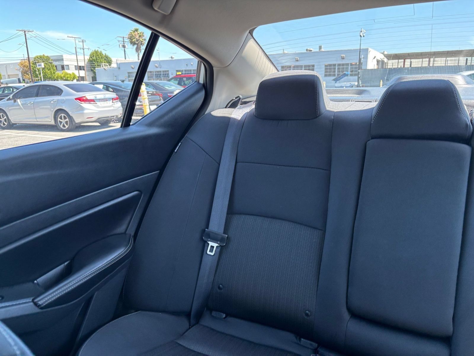 Used 2025 Nissan Altima 2.5 SV FWD image 40
