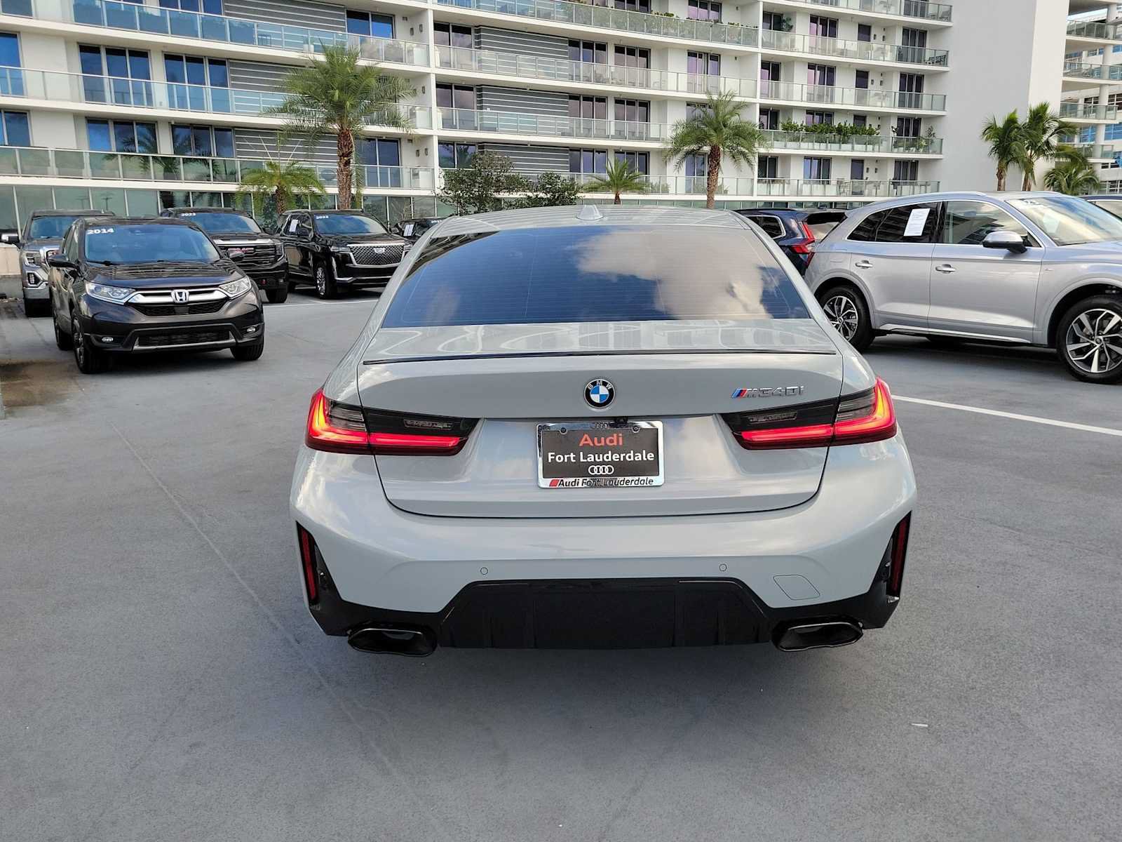 Used 2023 BMW M340i w/ Shadowloine Package RWD image 5