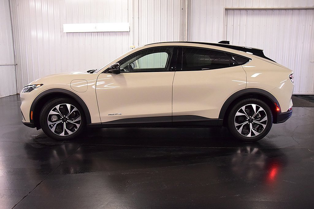 Used 2025 Ford Mustang Mach-E Select image 4