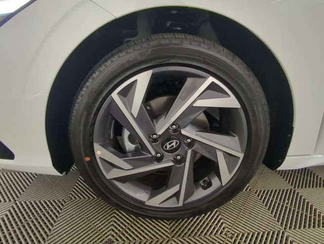 New 2026 Hyundai Elantra Limited FWD image 16