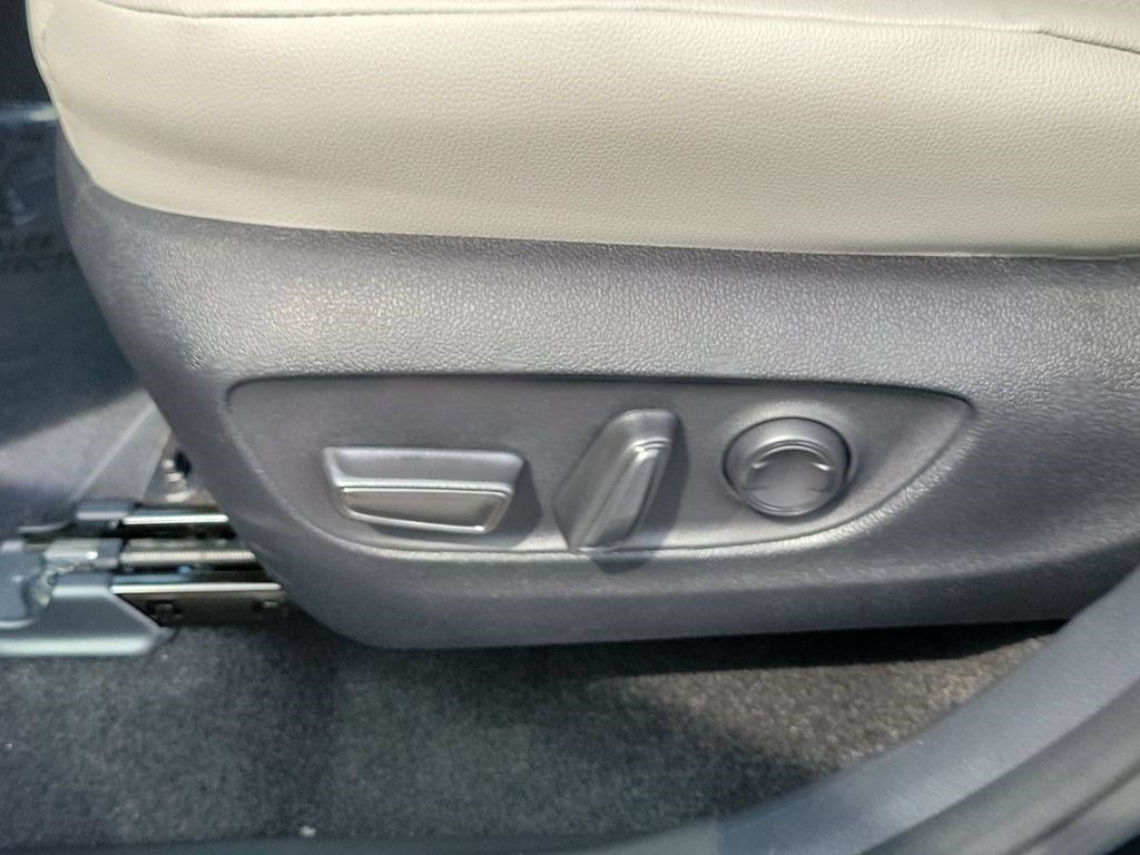 Certified 2026 Toyota Grand Highlander FWD image 22