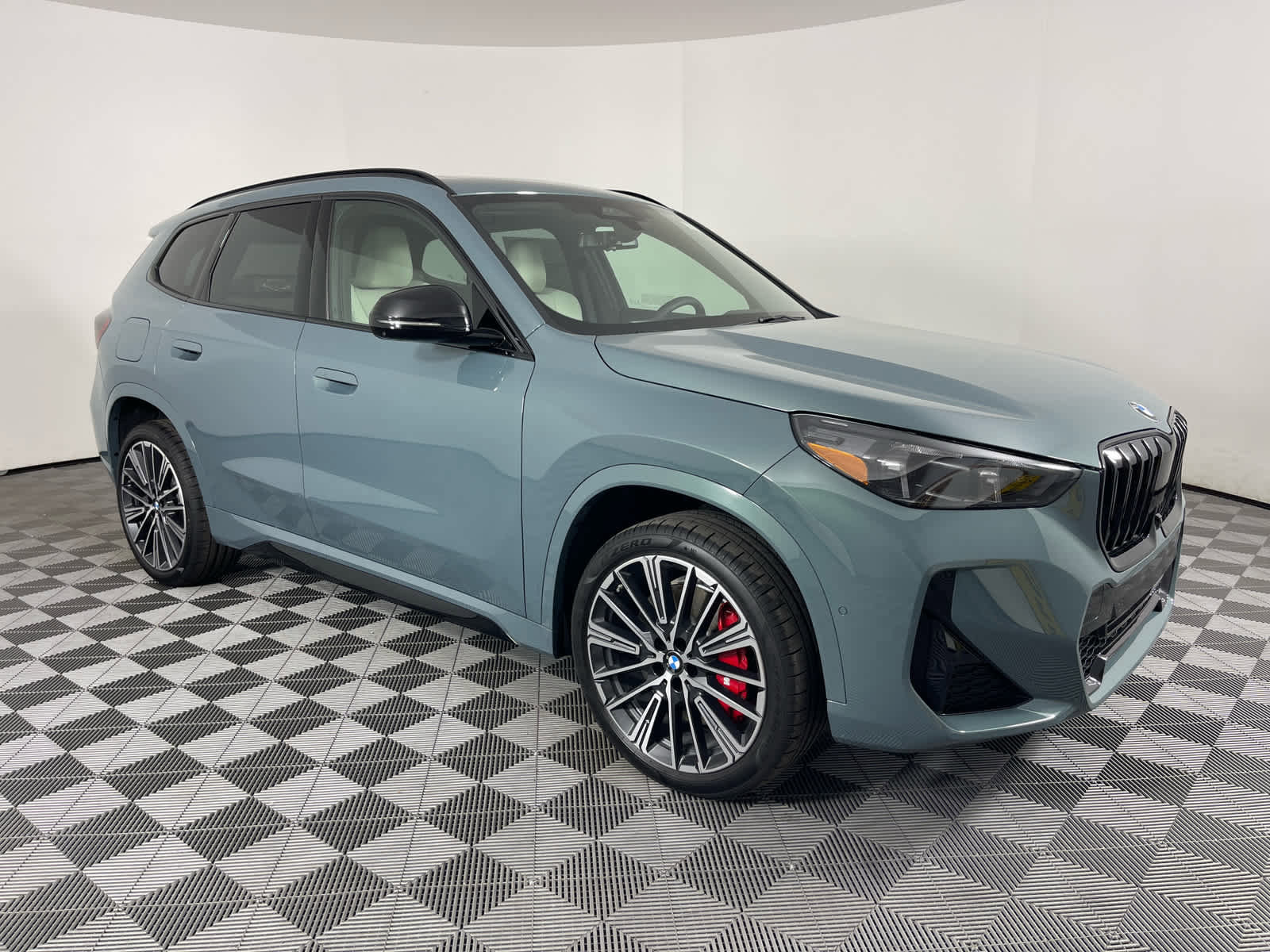 New 2026 BMW X1 xDrive28i w/ Technology Package AWD/4WD image 1