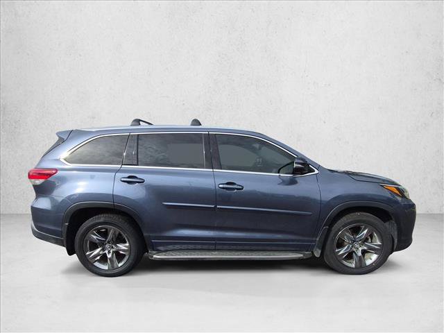 Used 2018 Toyota Highlander Limited Platinum AWD/4WD image 4