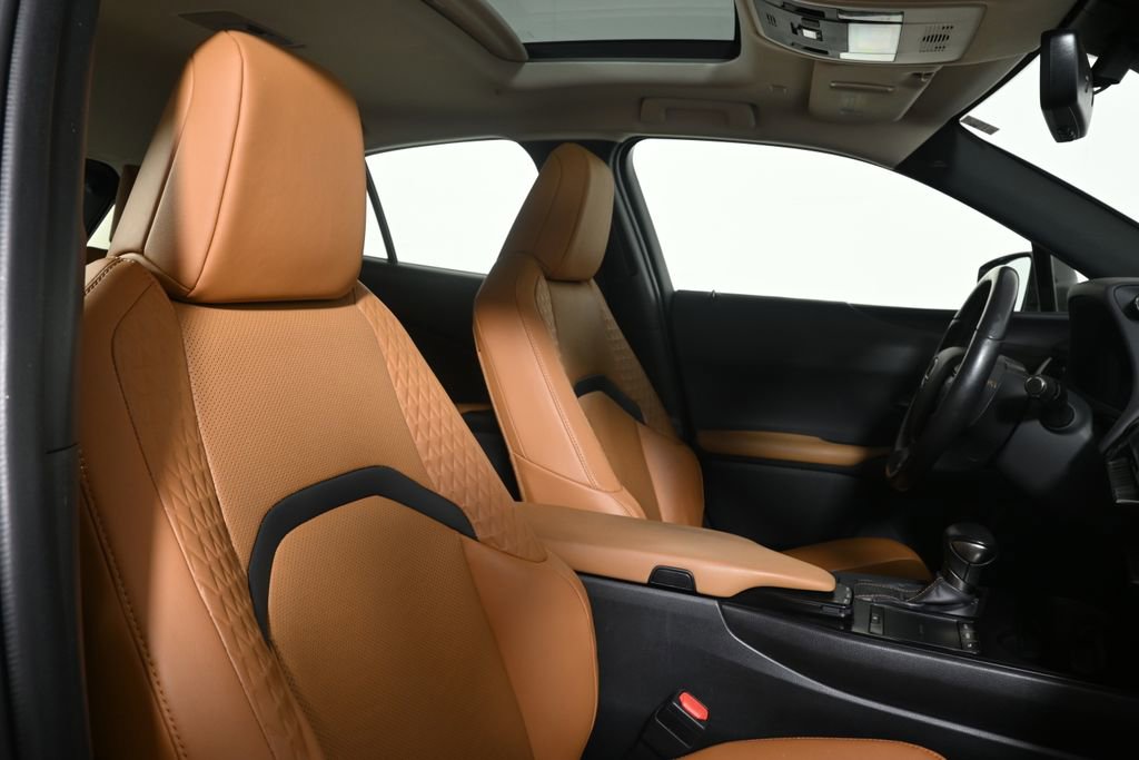 Used 2019 Lexus UX 200 w/ Premium Package FWD image 33