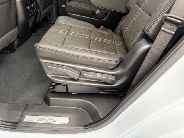 New 2026 Chevrolet Tahoe High Country AWD/4WD image 19