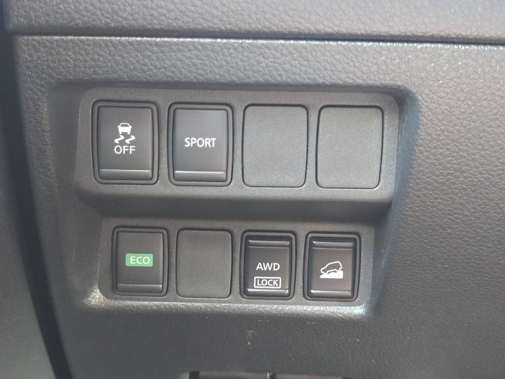 Used 2016 Nissan Rogue S AWD/4WD image 5