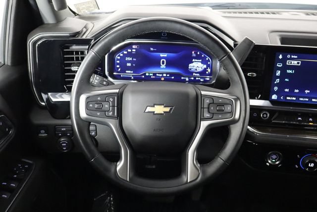 Used 2024 Chevrolet Silverado 1500 LT AWD/4WD image 7