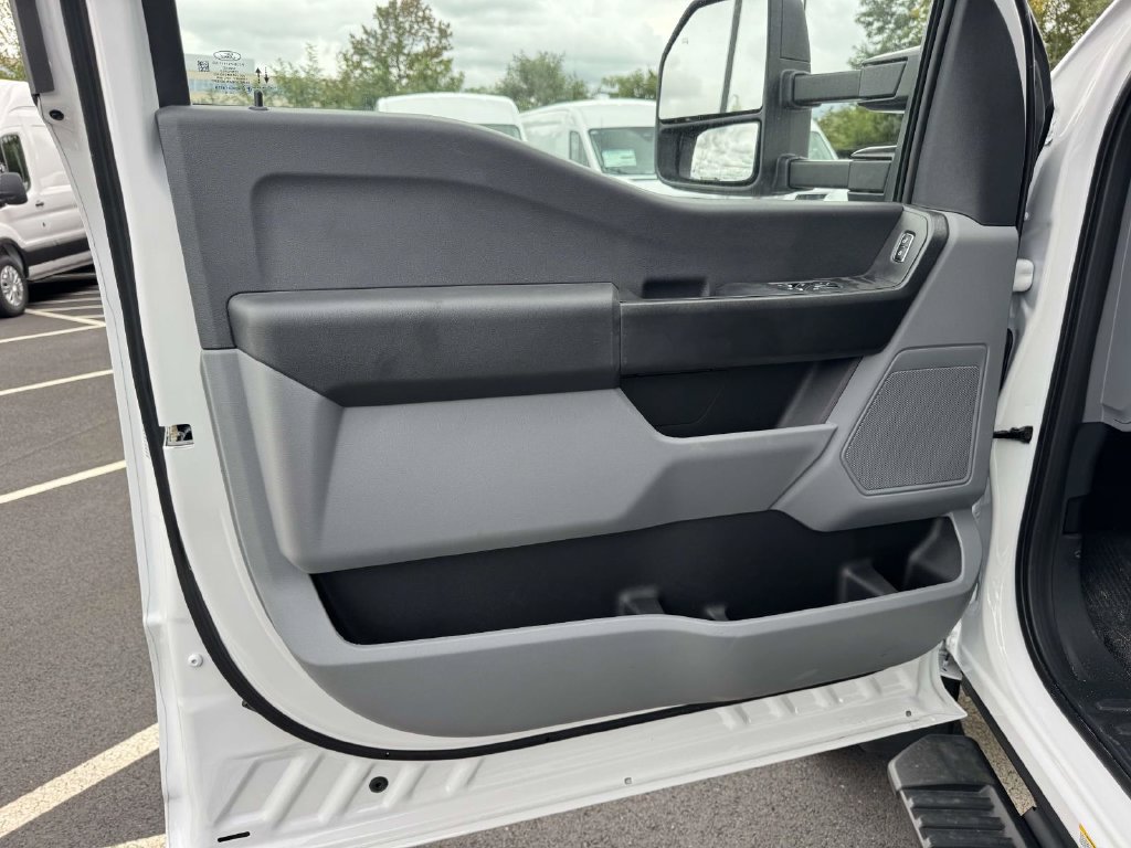 New 2026 Ford F550 4x4 Regular Cab Super Duty image 10