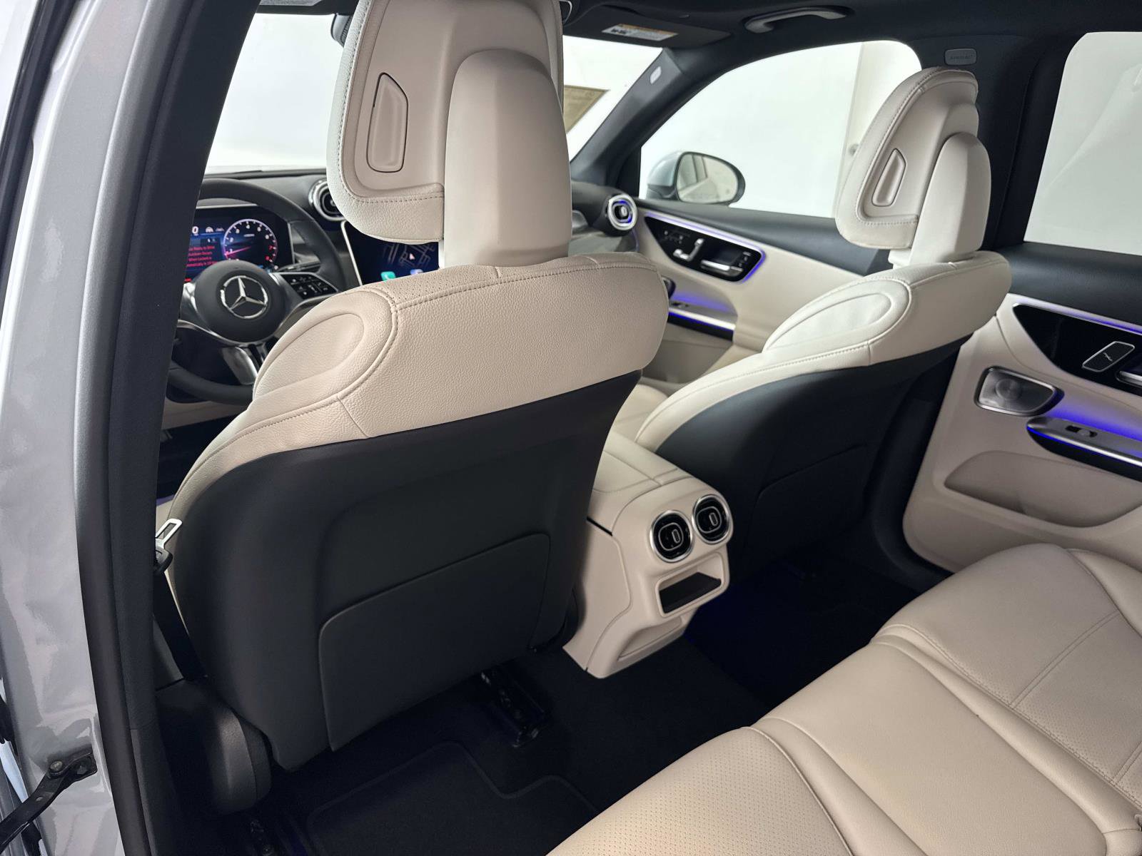 New 2026 Mercedes-Benz GLC 300 image 12