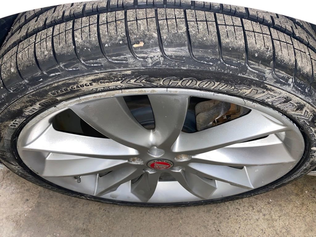 Used 2015 Jaguar XF Sport image 18