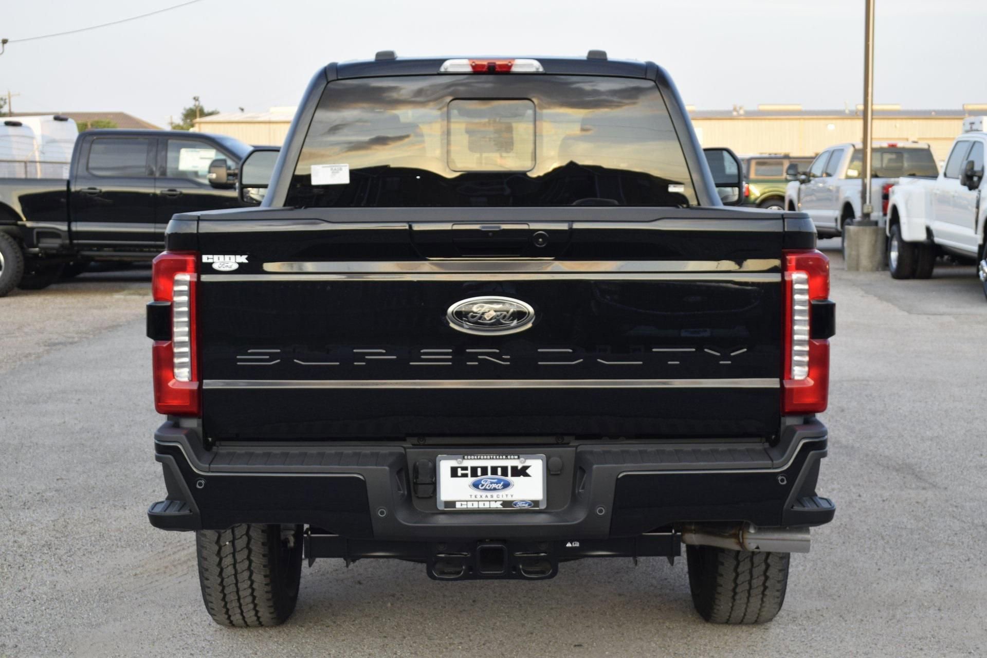 New 2026 Ford F250 Lariat w/ Black Appearance Package image 5