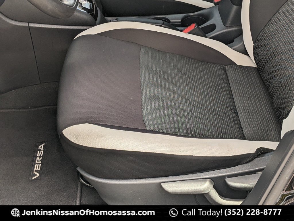 Used 2022 Nissan Versa SV FWD image 33
