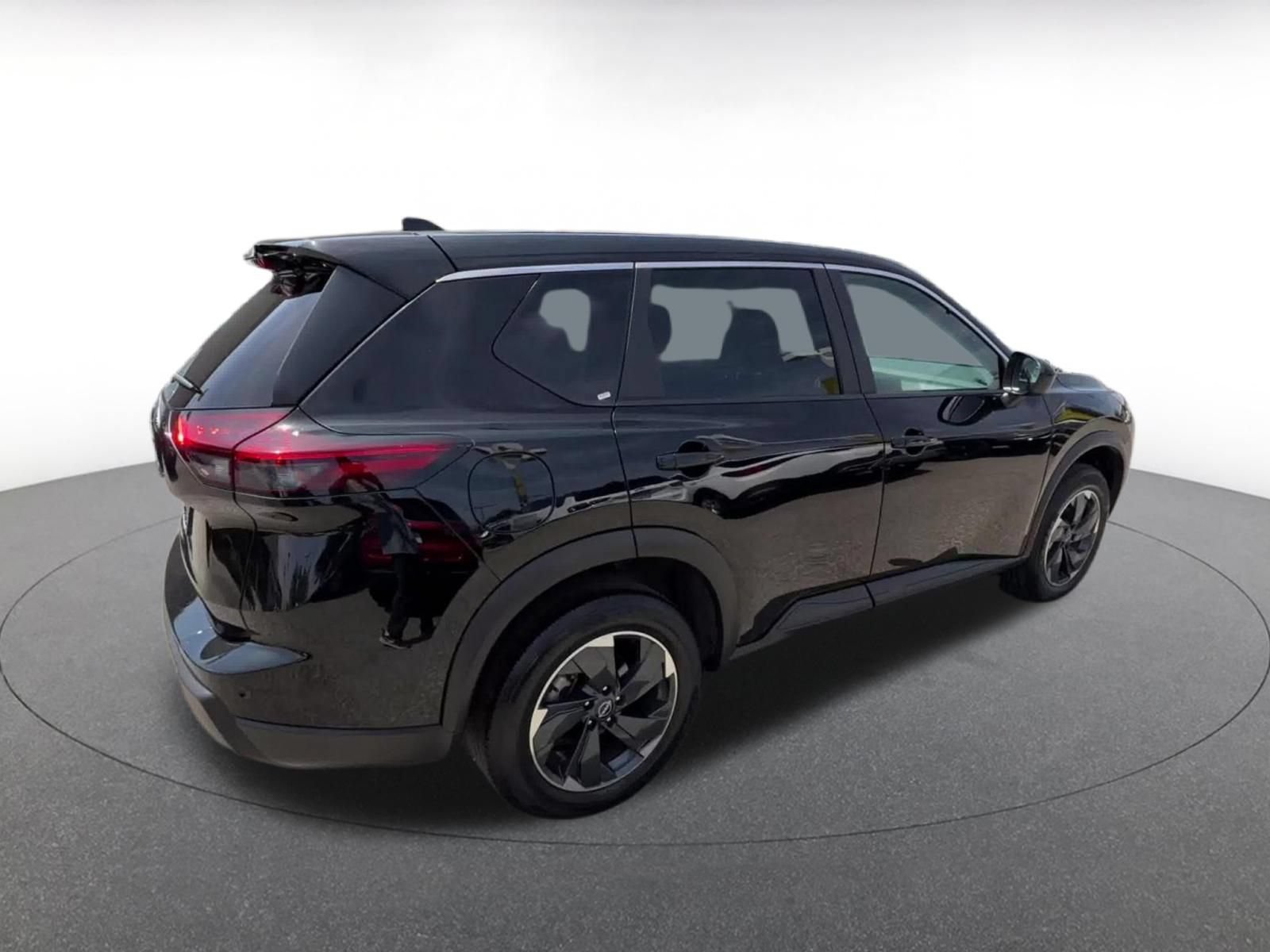Used 2025 Nissan Rogue SV FWD image 14