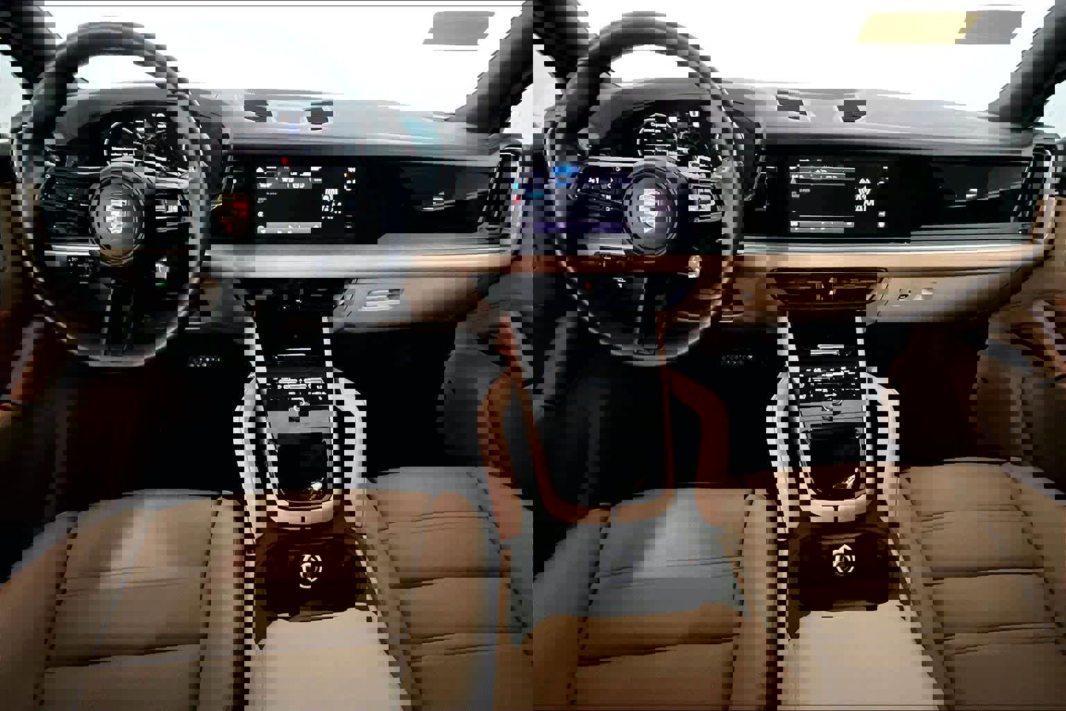 Used 2024 Porsche Cayenne image 15