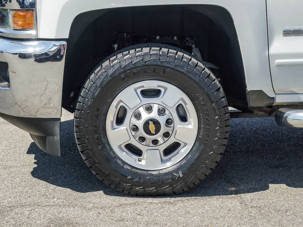 Used 2015 Chevrolet Silverado 2500 LT w/ LT Convenience Package RWD image 10