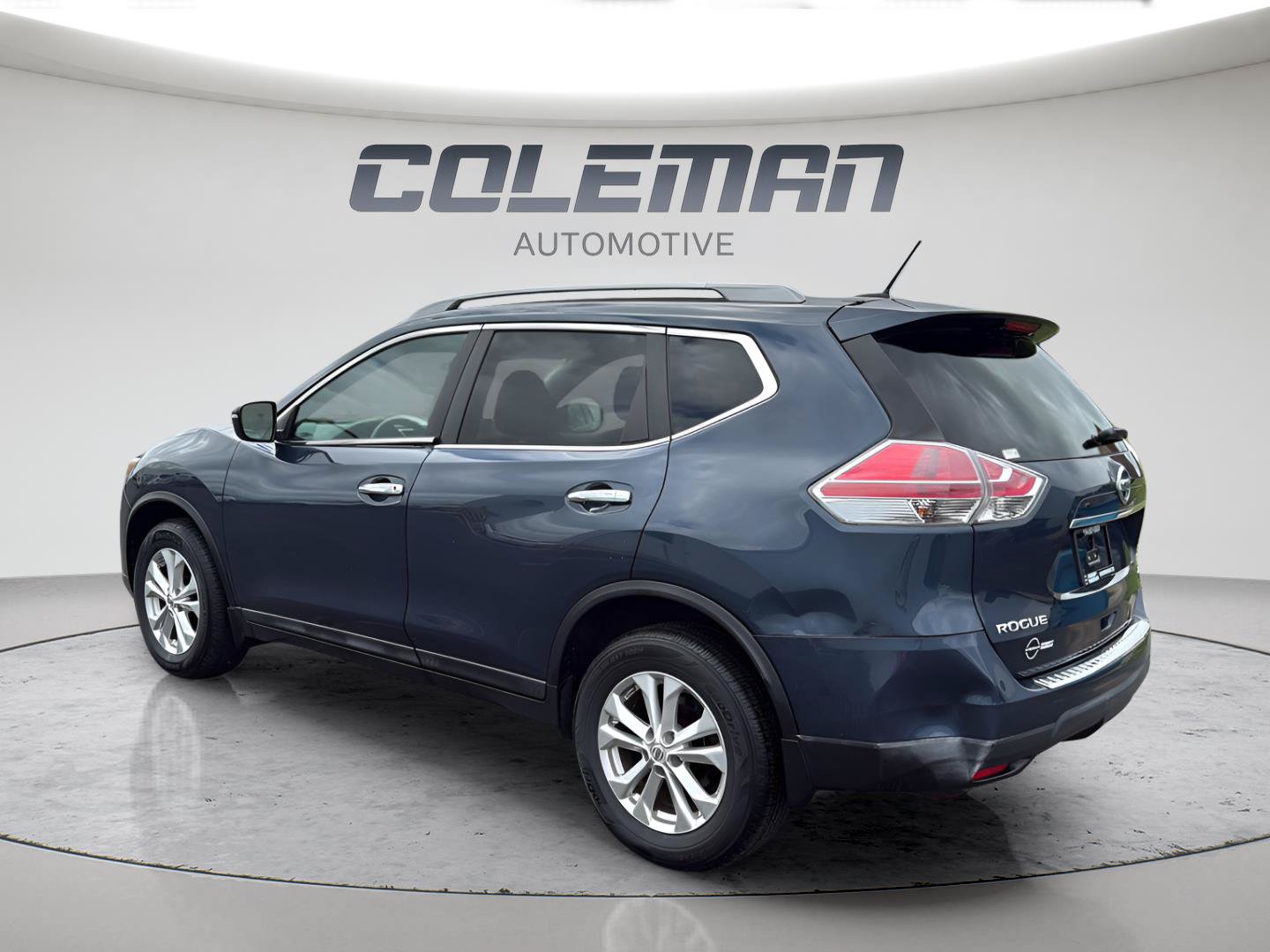 Used 2015 Nissan Rogue SV w/ SV Moonroof Package AWD/4WD image 9