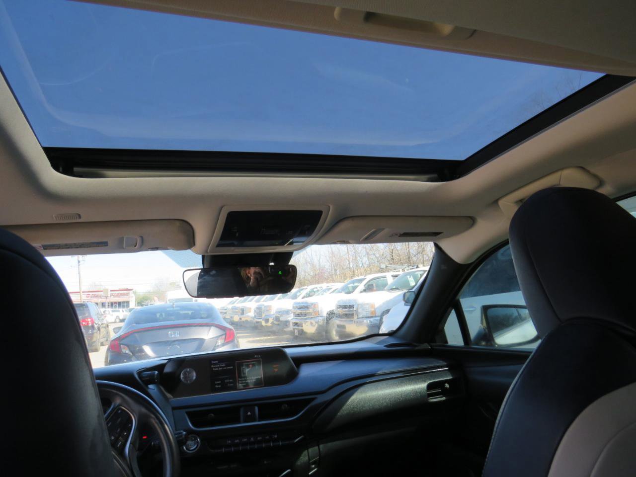 Used 2019 Lexus UX 200 Base image 31