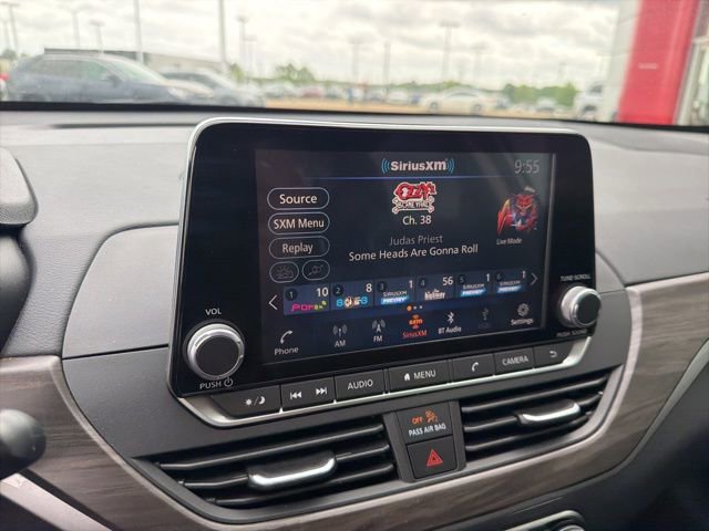 Used 2025 Nissan Altima 2.5 SV image 15