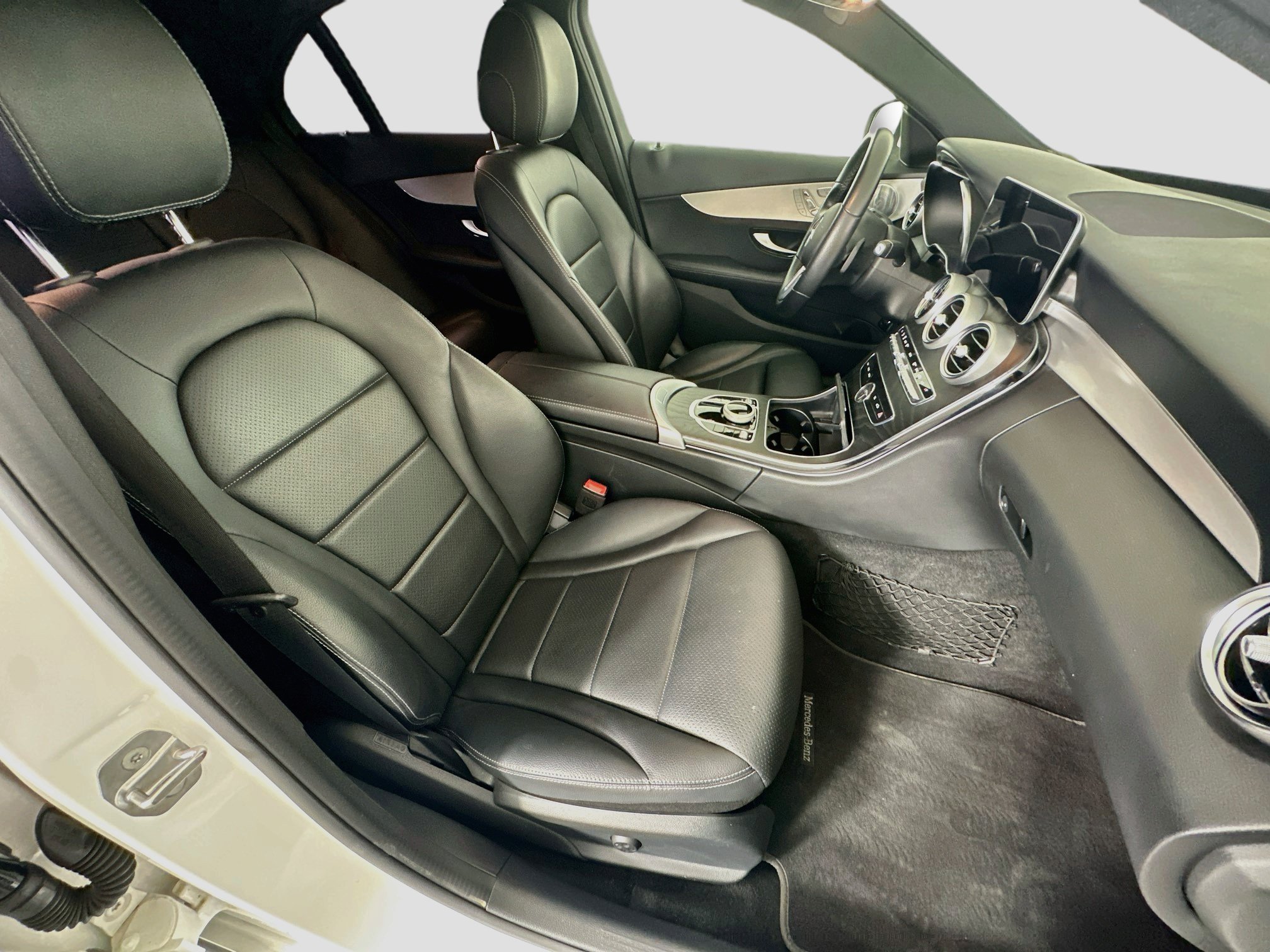 Used 2021 Mercedes-Benz C 300 Sedan image 32