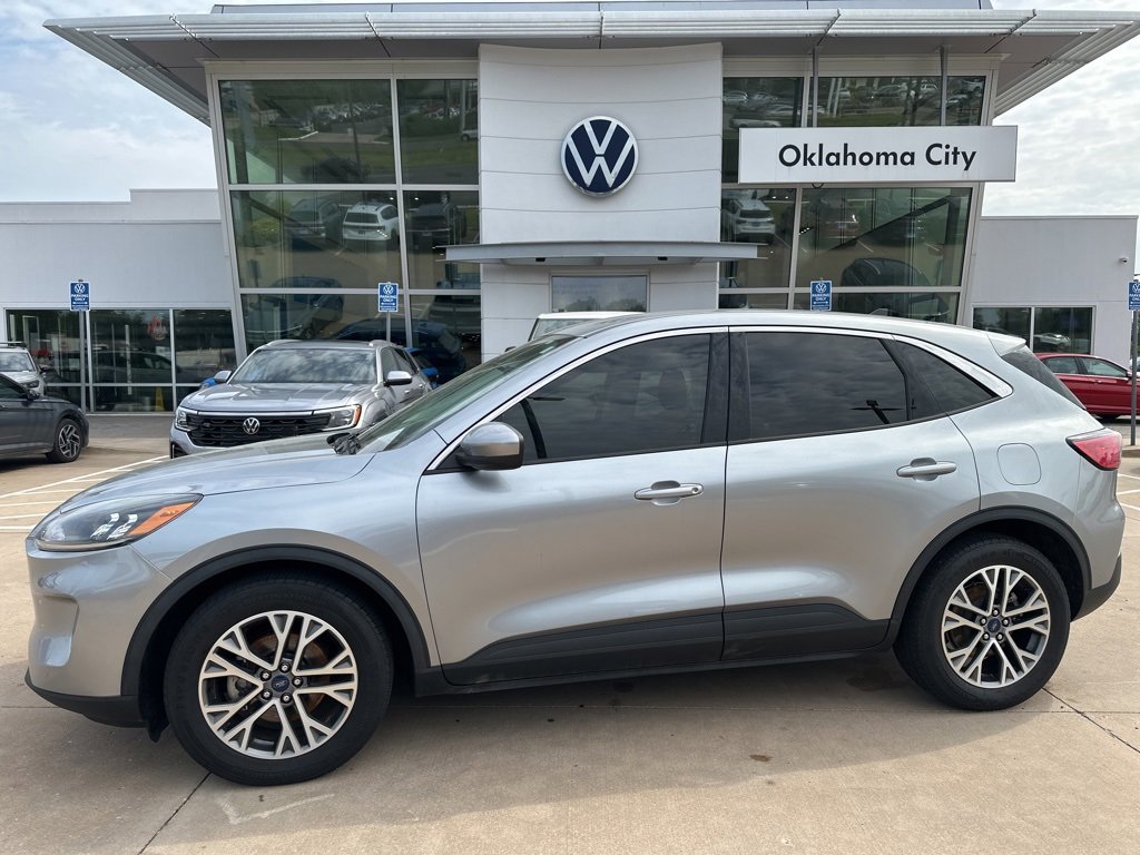 Used 2022 Ford Escape SEL video 1