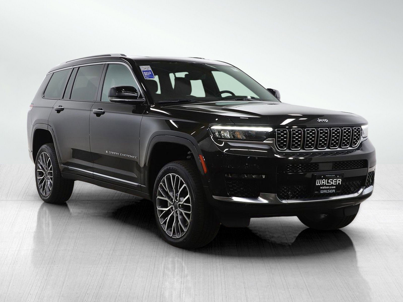 Used 2023 Jeep Grand Cherokee L Summit image 7