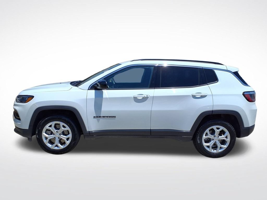 Used 2024 Jeep Compass Latitude AWD/4WD image 12