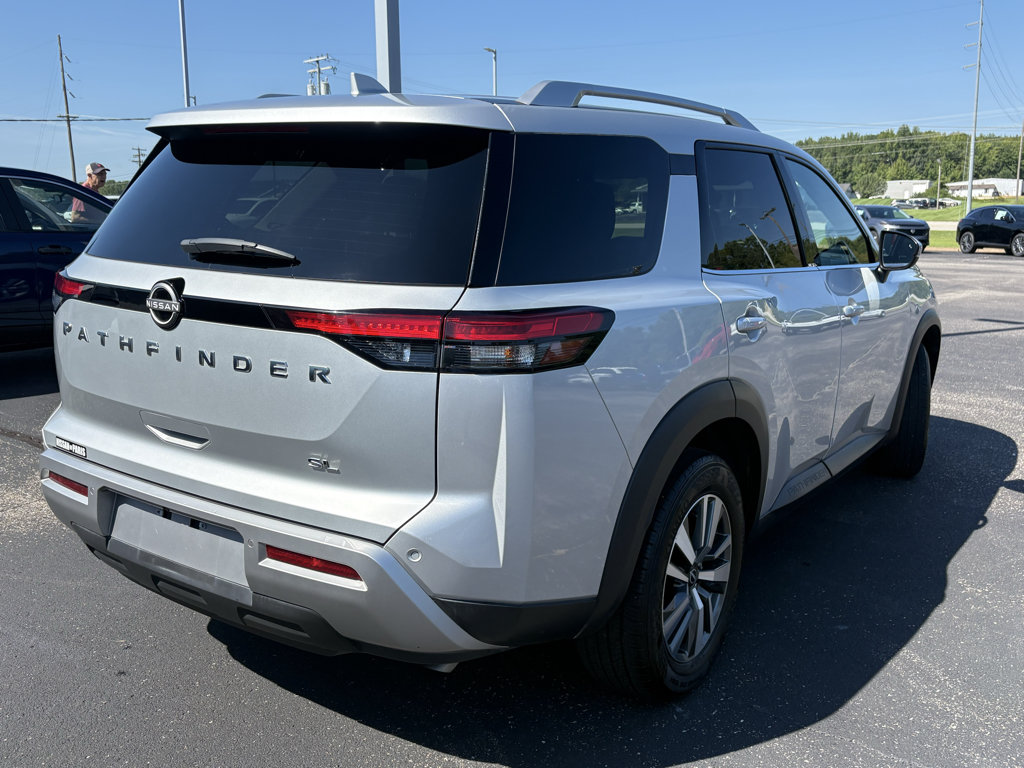 Used 2025 Nissan Pathfinder SL FWD image 7