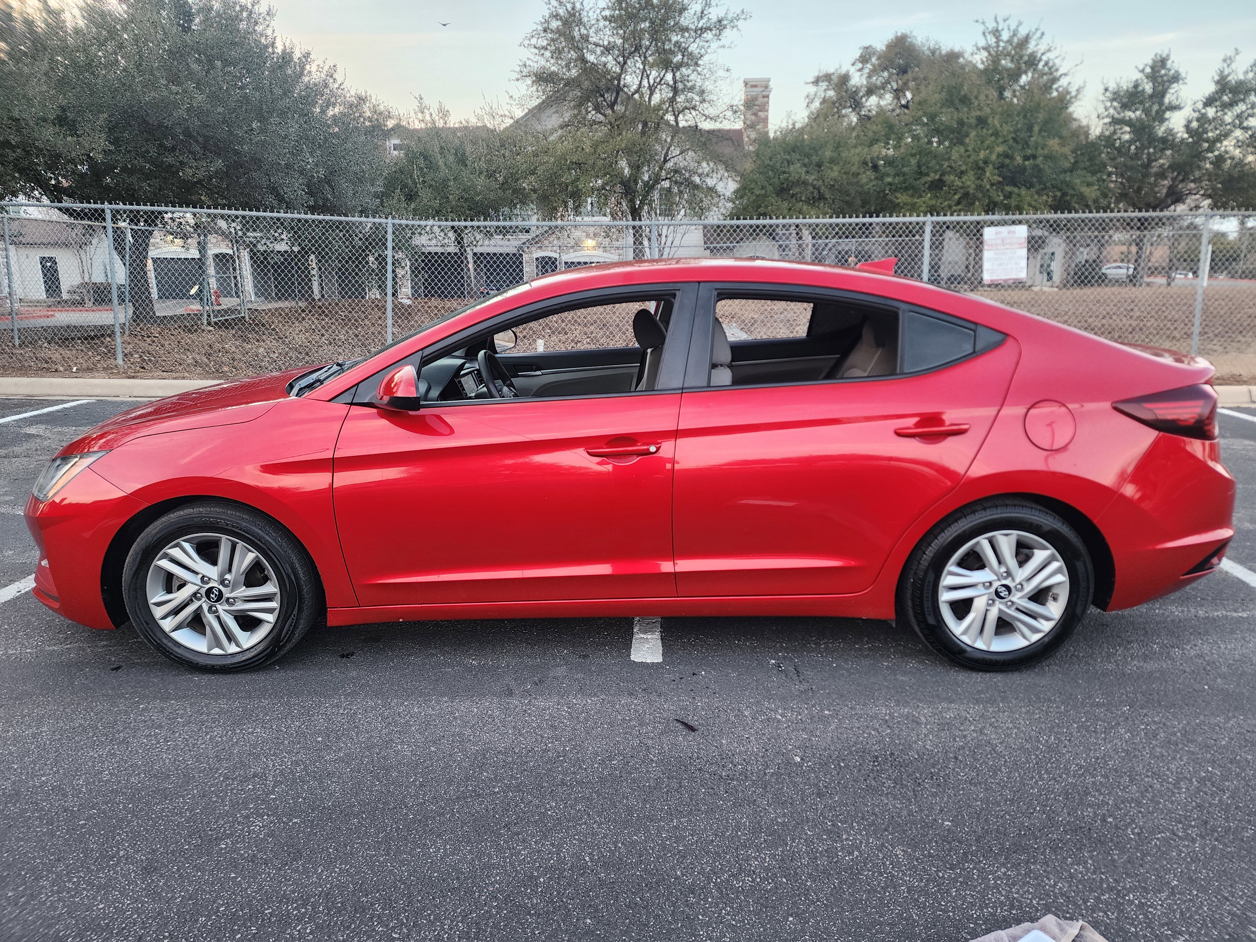 Used 2020 Hyundai Elantra SEL image 4