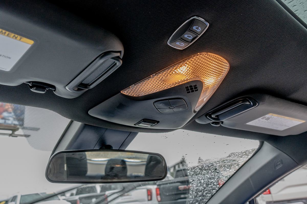 Used 2021 Toyota C-HR XLE image 31
