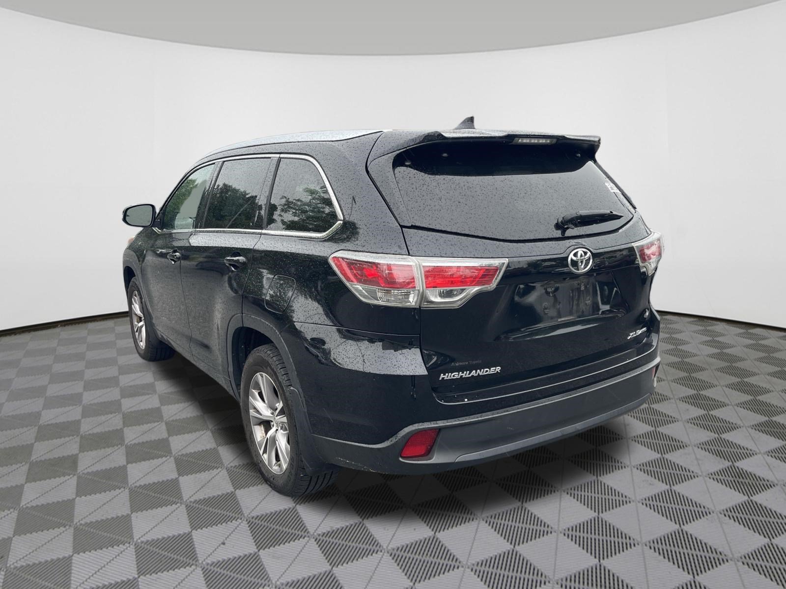 Used 2015 Toyota Highlander XLE AWD/4WD image 5