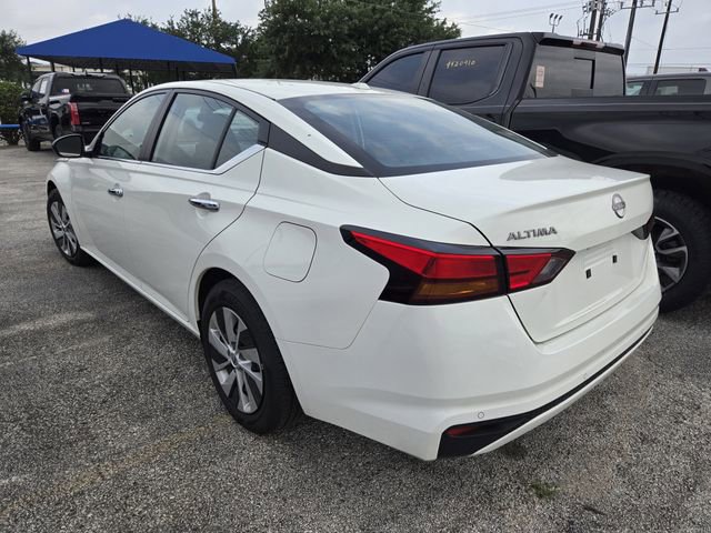 Used 2025 Nissan Altima 2.5 S FWD image 4