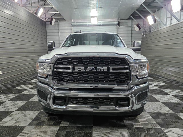 Used 2024 RAM 3500 Tradesman w/ Chrome Appearance Group image 3